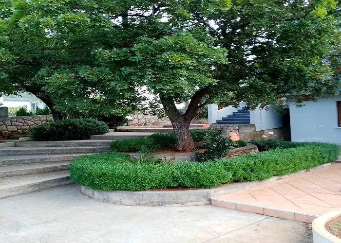 Apartments Paola